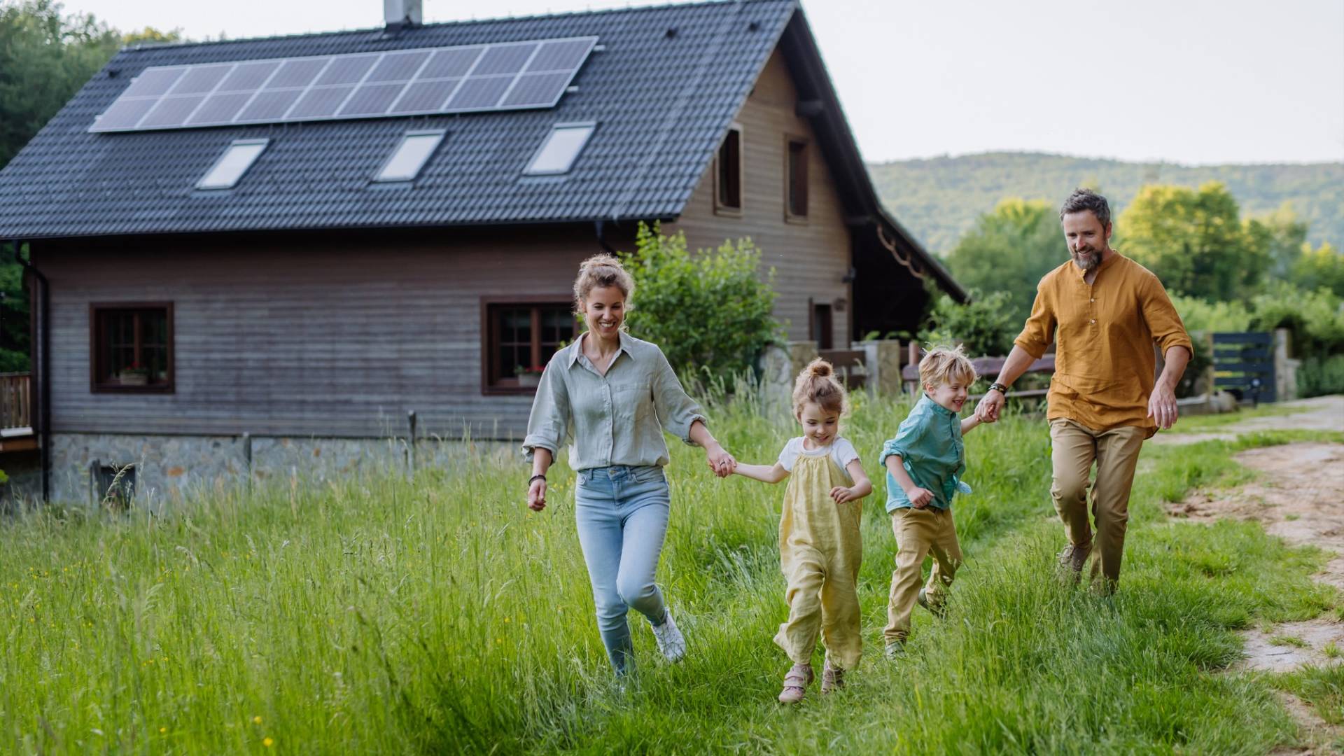 Mann und Frau am Laptop