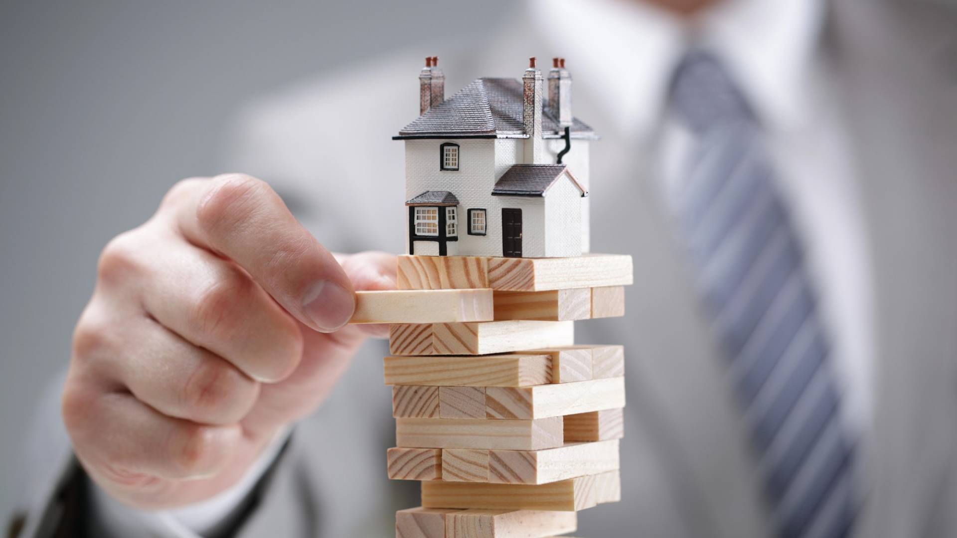 Mann und Frau am Laptop